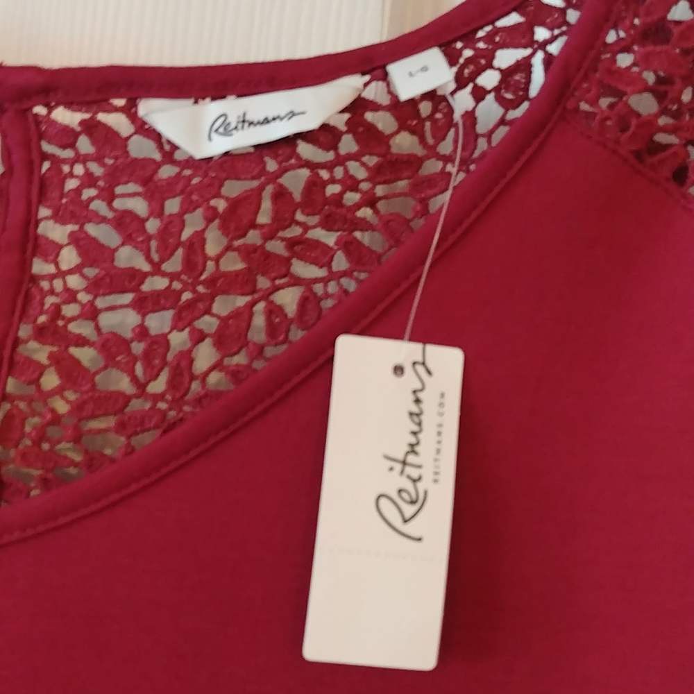 NWT TOP, Size L with lovely lace - Picture 3 of 8